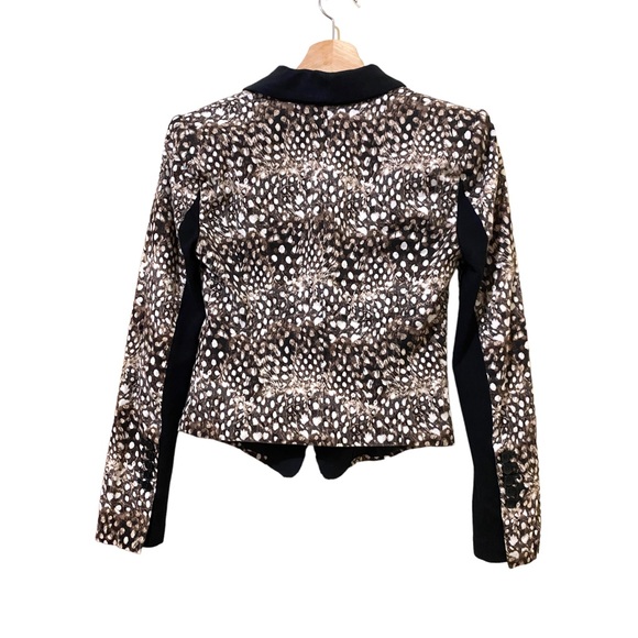 BCBGMAXAZRIA Shawl collar cropped brown cheetah/ feather print blazer - Picture 3 of 16